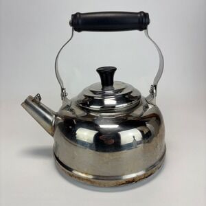 Le Creuset Tea Kettle 1.7qt Silver Stainless Steel Stovetop *NO WHISTLE*